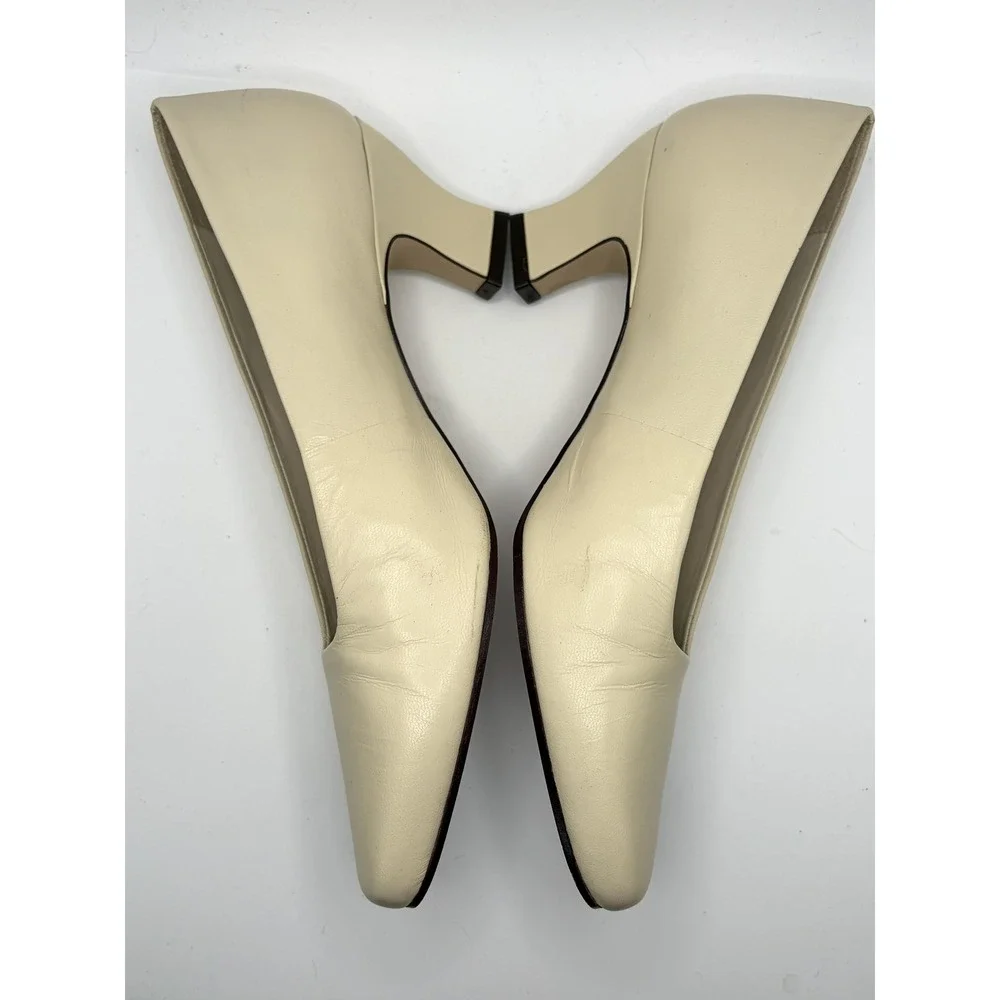 Vintage Enzo Angiolini Ivory Leather Square Toe Pumps Low Heel 90s Y2K Size 71/2